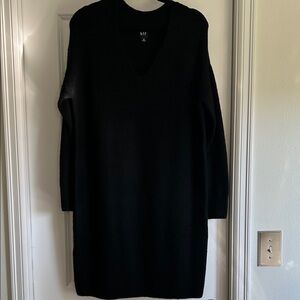 GAP Women's Classic Black V-Neck Sweater Dress